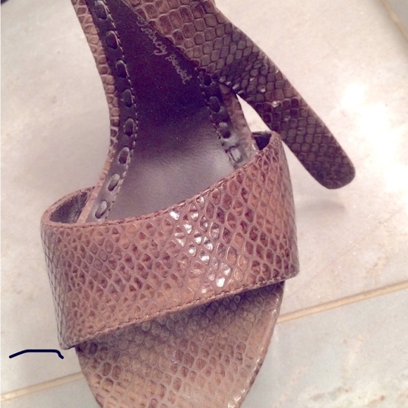 Alice + Olivia brown snakeskin print platform wedges needs sole - repair 🟥 - Picture 3 of 3